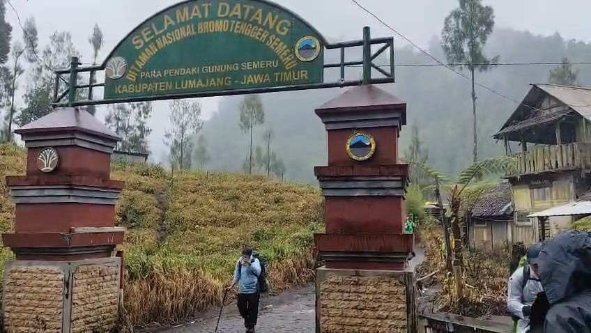 187 Pendaki di Ranu Kumbolo Berhasil Turun dengan Selamat