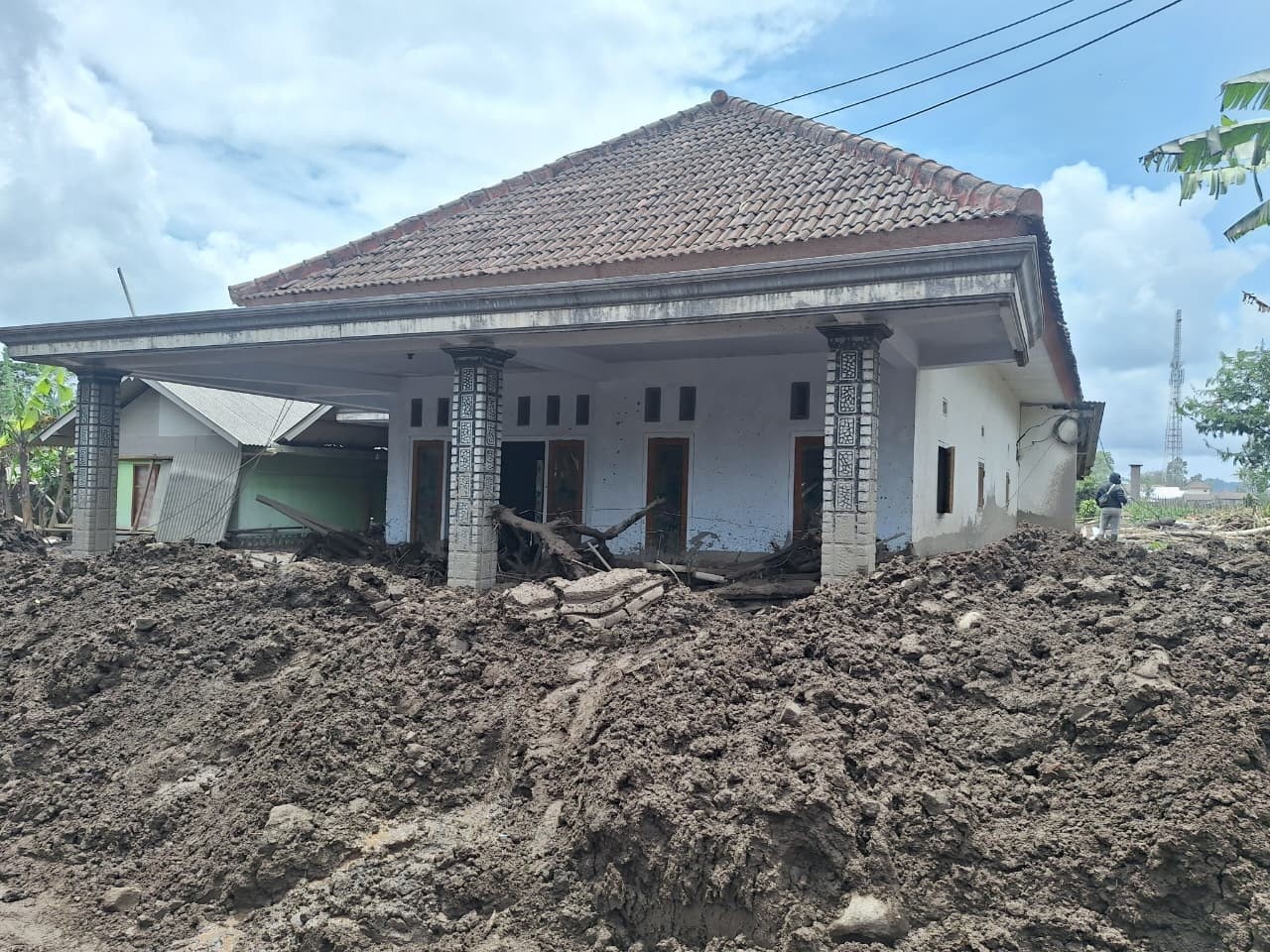 Permukiman Warga Pronojiwo Luluh Lantak setelah Dihantam Material Erupsi Semeru